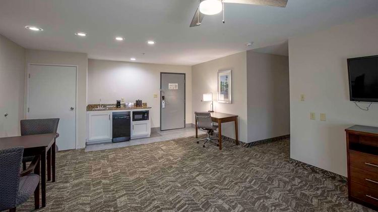 Best Western Plus Vermilion River Inn Suite