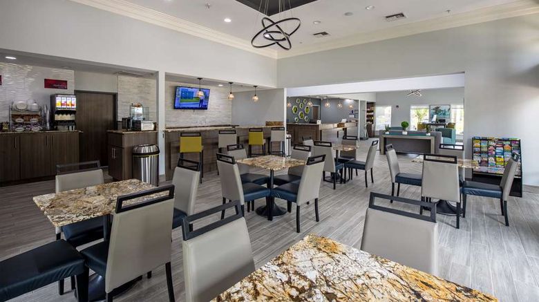 <b>Best Western Plus Vermilion River Inn Restaurant</b>. Images powered by <a href="https://iceportal.shijigroup.com/" title="IcePortal" target="_blank">IcePortal</a>.