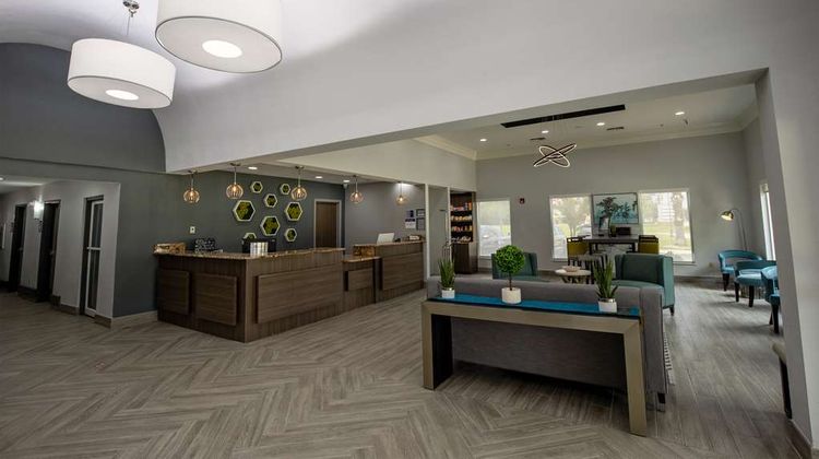 Best Western Plus Vermilion River Inn Lobby