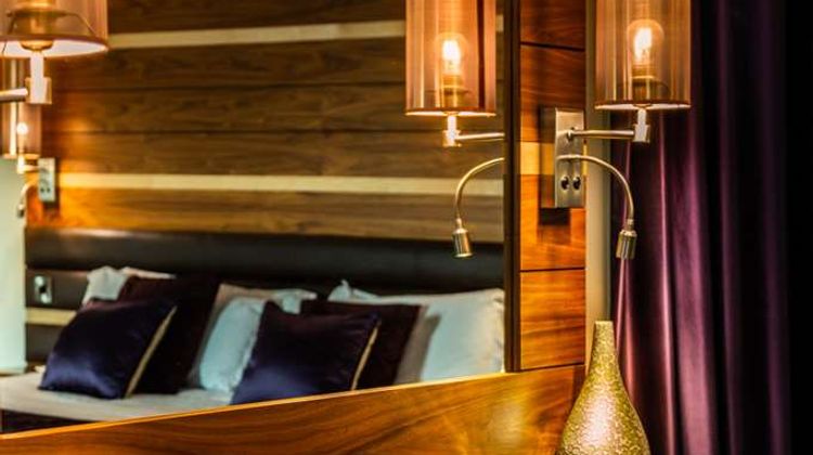 Casa Hotel Room