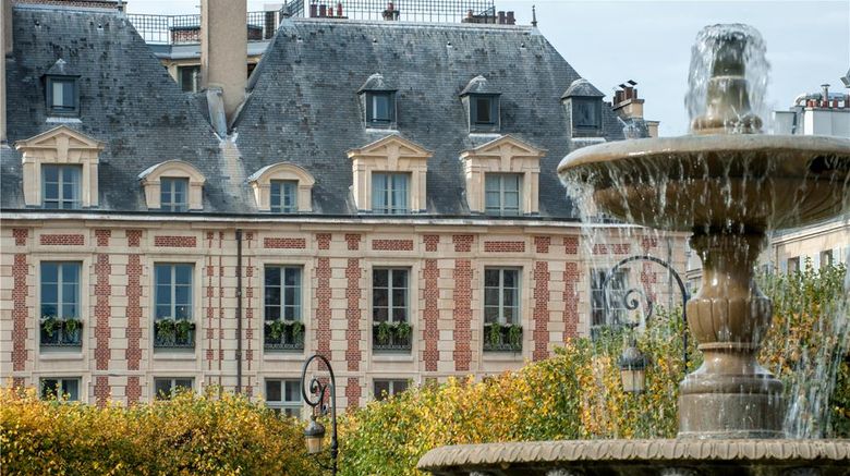 <b>Cour des Vosges Exterior</b>. Images powered by <a href="https://iceportal.shijigroup.com/" title="IcePortal" target="_blank">IcePortal</a>.