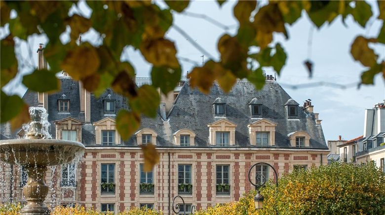 <b>Cour des Vosges Exterior</b>. Images powered by <a href="https://iceportal.shijigroup.com/" title="IcePortal" target="_blank">IcePortal</a>.