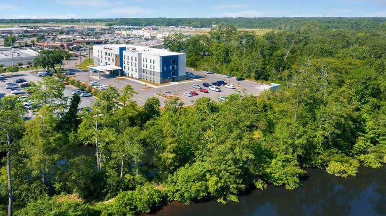 <b>Hampton Inn & Suites D'Iberville Biloxi Exterior</b>. Images powered by <a href="https://iceportal.shijigroup.com/" title="IcePortal" target="_blank">IcePortal</a>.