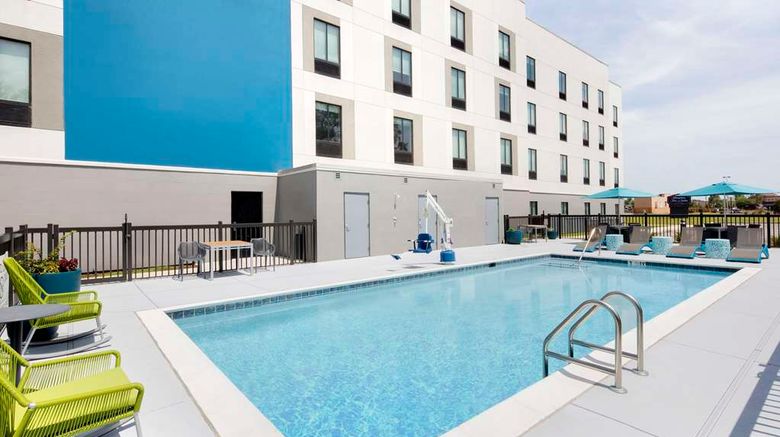 <b>Hampton Inn & Suites D'Iberville Biloxi Pool</b>. Images powered by <a href="https://iceportal.shijigroup.com/" title="IcePortal" target="_blank">IcePortal</a>.