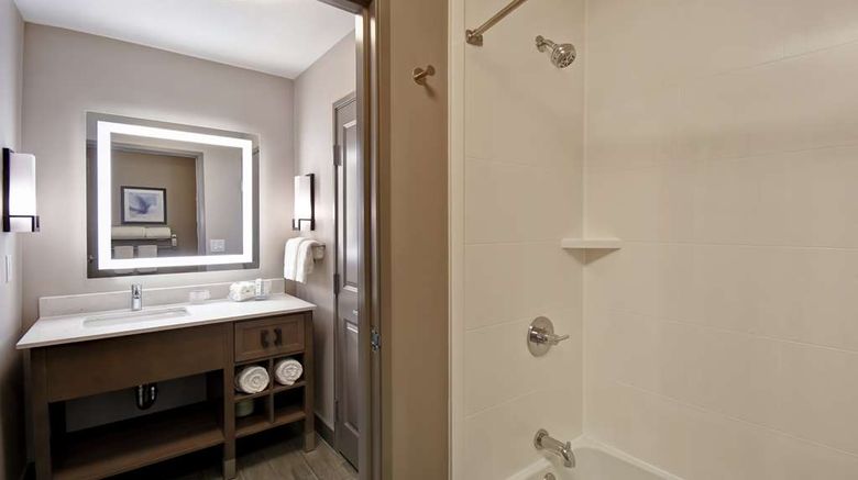 <b>Homewood Stes by Hilton Orange New Haven Room</b>. Images powered by <a href="https://iceportal.shijigroup.com/" title="IcePortal" target="_blank">IcePortal</a>.