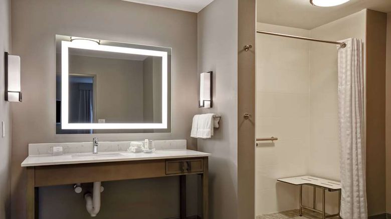 <b>Homewood Stes by Hilton Orange New Haven Room</b>. Images powered by <a href="https://iceportal.shijigroup.com/" title="IcePortal" target="_blank">IcePortal</a>.
