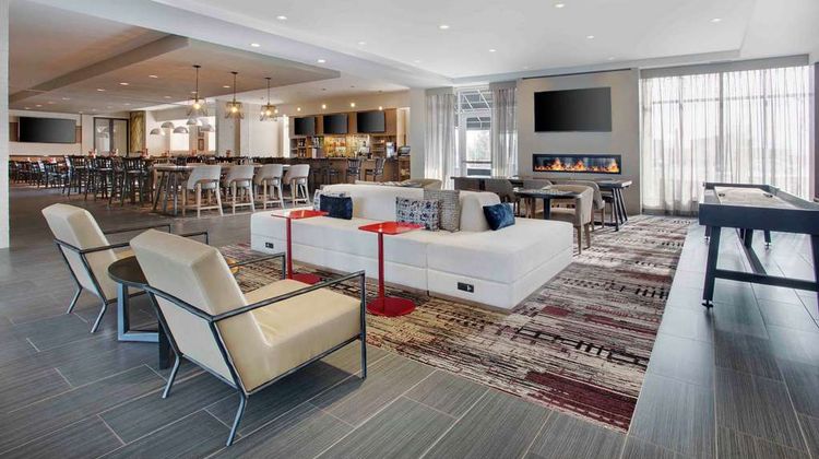 DoubleTree by Hilton Chicago Midway Apt Lobby