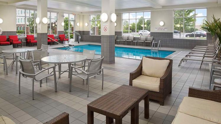 DoubleTree by Hilton Chicago Midway Apt Pool