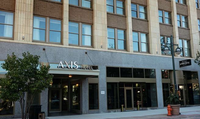 The Axis Moline Hotel Tapestry Exterior
