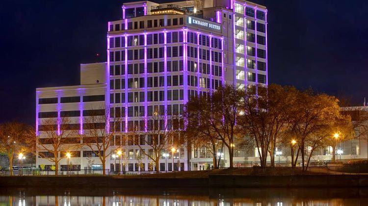 Embassy Suites by Hilton Riverfront Exterior