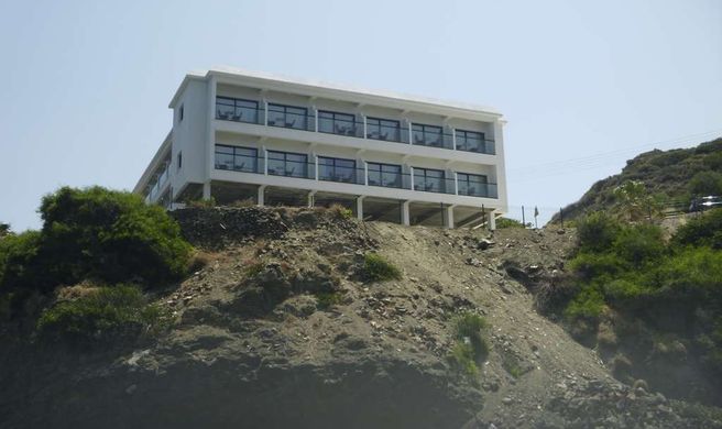 EJ Pyrgos Bay Hotel Exterior