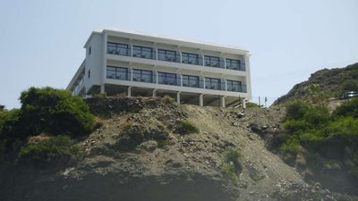 EJ Pyrgos Bay Hotel