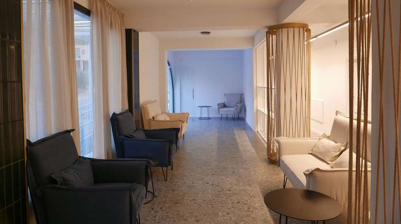 <b>EJ Pyrgos Bay Hotel Restaurant</b>. Images powered by <a href="https://iceportal.shijigroup.com/" title="IcePortal" target="_blank">IcePortal</a>.