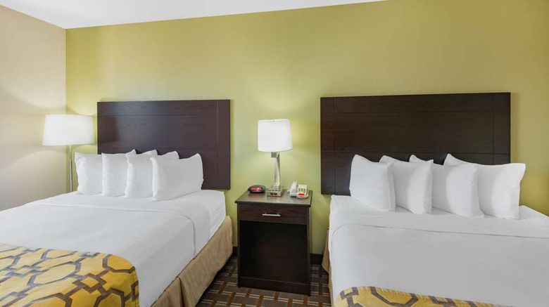 <b>Baymont by Wyndham Farmington Room</b>. Images powered by <a href="https://iceportal.shijigroup.com/" title="IcePortal" target="_blank">IcePortal</a>.