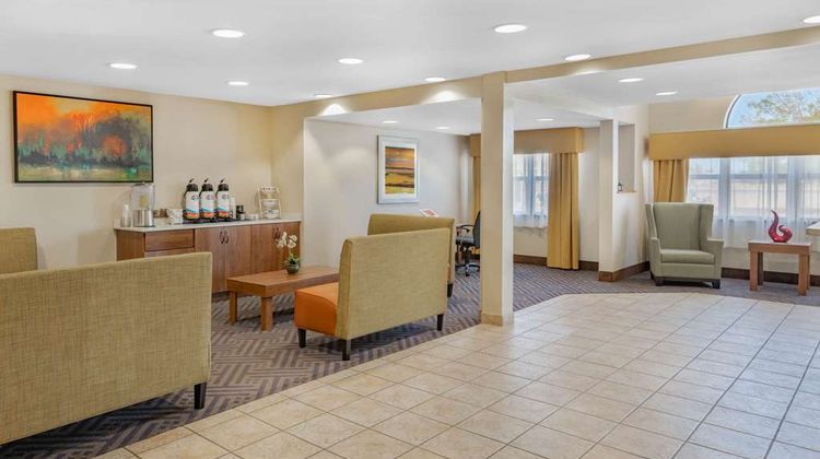 Baymont by Wyndham Farmington Lobby
