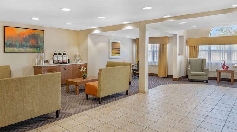 <b>Baymont by Wyndham Farmington Lobby</b>. Images powered by <a href="https://iceportal.shijigroup.com/" title="IcePortal" target="_blank">IcePortal</a>.