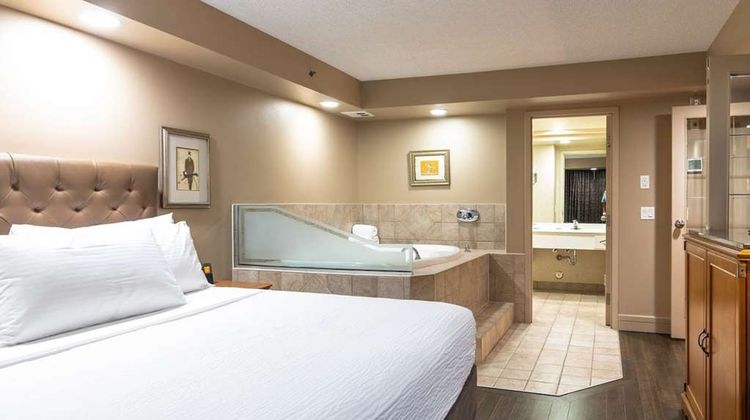 Royal Hotel West Edmonton Trademark Coll Room