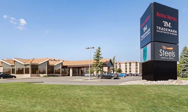 Royal Hotel West Edmonton Trademark Coll Exterior