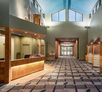 Royal Hotel West Edmonton Trademark Coll Lobby