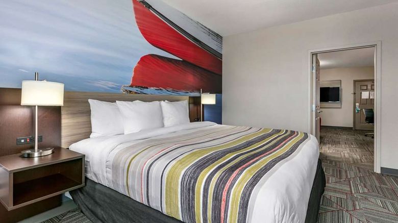 <b>Clarion Pointe Suite</b>. Images powered by <a href="https://iceportal.shijigroup.com/" title="IcePortal" target="_blank">IcePortal</a>.