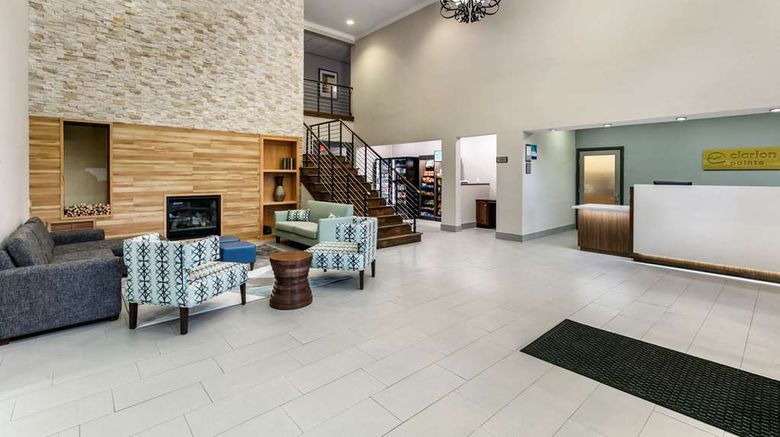 <b>Clarion Pointe Lobby</b>. Images powered by <a href="https://iceportal.shijigroup.com/" title="IcePortal" target="_blank">IcePortal</a>.
