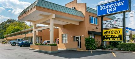 Rodeway Inn Exterior