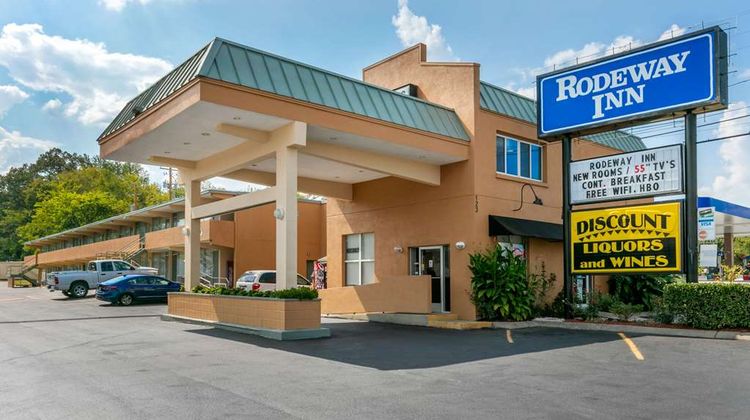 Rodeway Inn Exterior