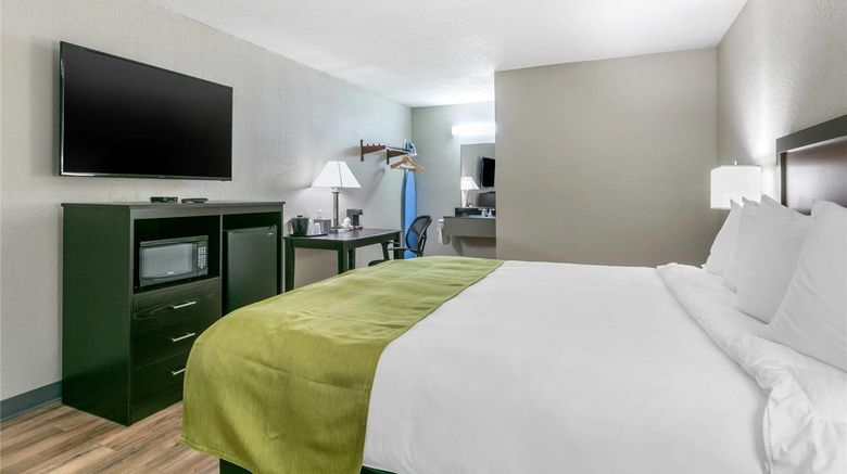 <b>Rodeway Inn Room</b>. Images powered by <a href="https://iceportal.shijigroup.com/" title="IcePortal" target="_blank">IcePortal</a>.