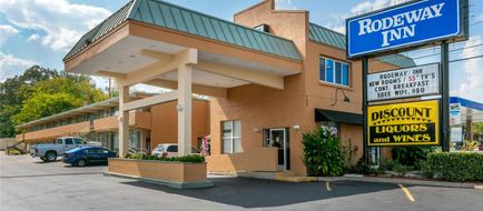 Rodeway Inn Exterior