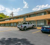 Rodeway Inn Exterior