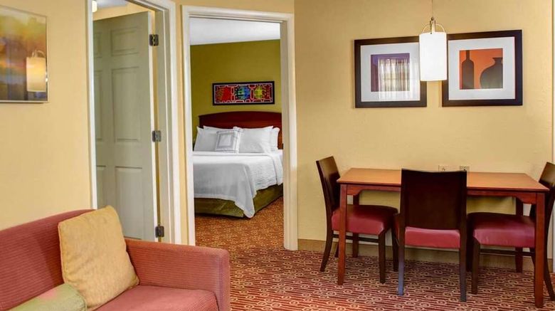 <b>Hawthorn Suites by Wyndham Cincinnati NE Room</b>. Images powered by <a href="https://iceportal.shijigroup.com/" title="IcePortal" target="_blank">IcePortal</a>.