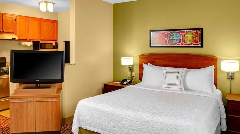<b>Hawthorn Suites by Wyndham Cincinnati NE Room</b>. Images powered by <a href="https://iceportal.shijigroup.com/" title="IcePortal" target="_blank">IcePortal</a>.