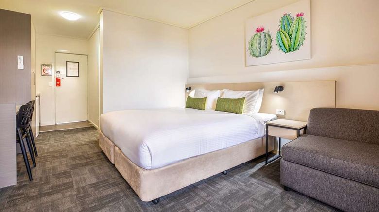 <b>Nightcap at Shoppingtown Hotel Suite</b>. Images powered by <a href="https://iceportal.shijigroup.com/" title="IcePortal" target="_blank">IcePortal</a>.