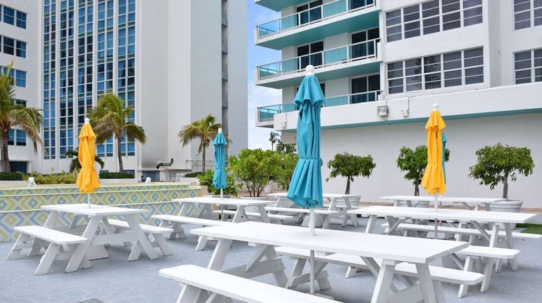 <b>Seacoast Suites Hotel Restaurant</b>. Images powered by <a href="https://iceportal.shijigroup.com/" title="IcePortal" target="_blank">IcePortal</a>.