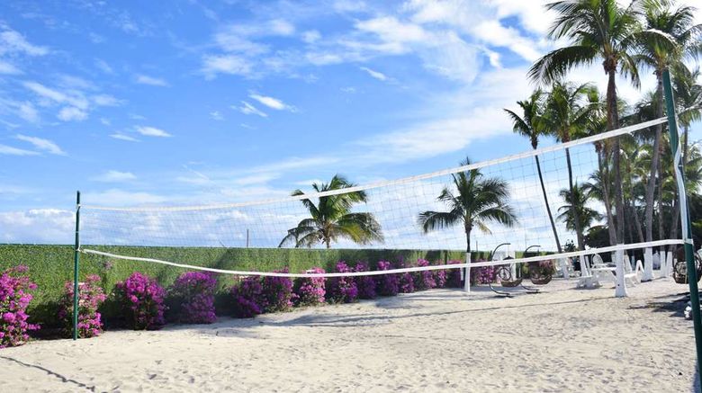 <b>Seacoast Suites Hotel Recreation</b>. Images powered by <a href="https://iceportal.shijigroup.com/" title="IcePortal" target="_blank">IcePortal</a>.