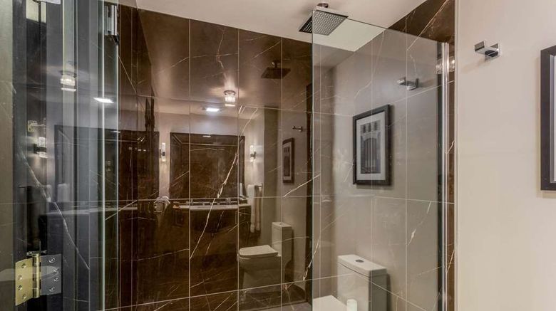<b>Hotel Retlaw, Trademark Coll by Wyndham Room</b>. Images powered by <a href="https://iceportal.shijigroup.com/" title="IcePortal" target="_blank">IcePortal</a>.