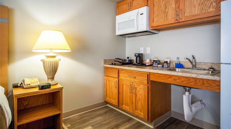 Suburban Studios I-80 Suite