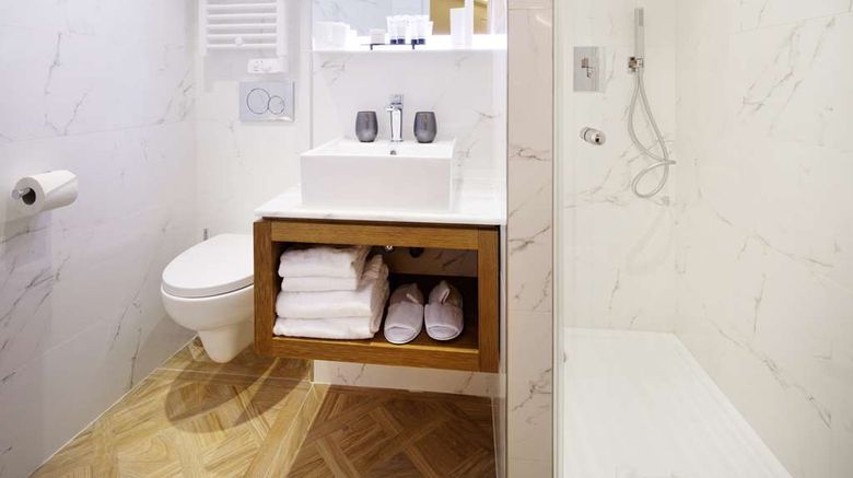 <b>Hotel Petit Lafayette Room</b>. Images powered by <a href="https://iceportal.shijigroup.com/" title="IcePortal" target="_blank">IcePortal</a>.