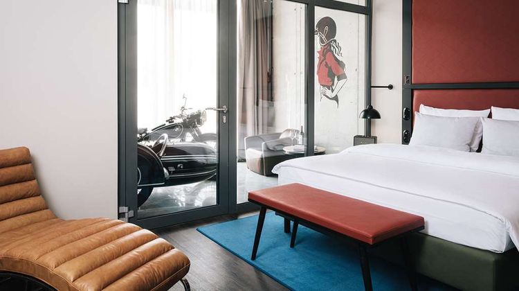Ameron Munchen Motorworld Suite
