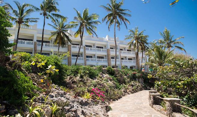 PrideInn Paradise Beach Hotel Exterior