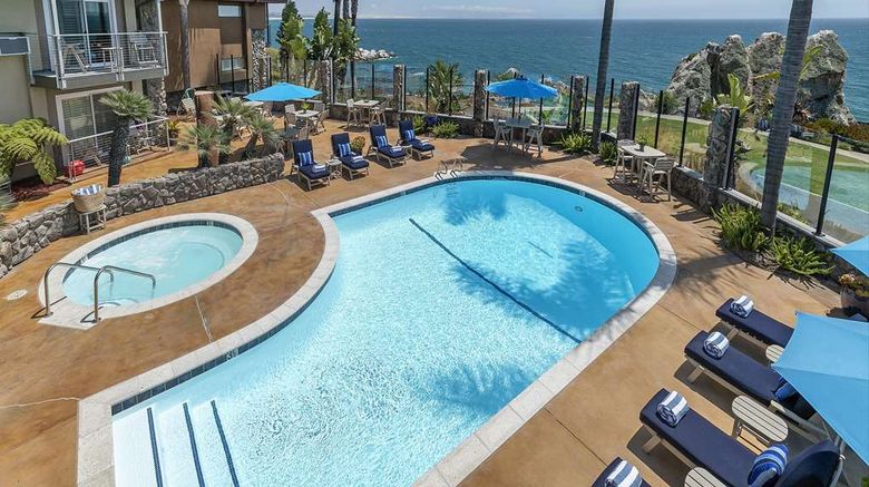 <b>Inn at the Cove Pool</b>. Images powered by <a href="https://iceportal.shijigroup.com/" title="IcePortal" target="_blank">IcePortal</a>.