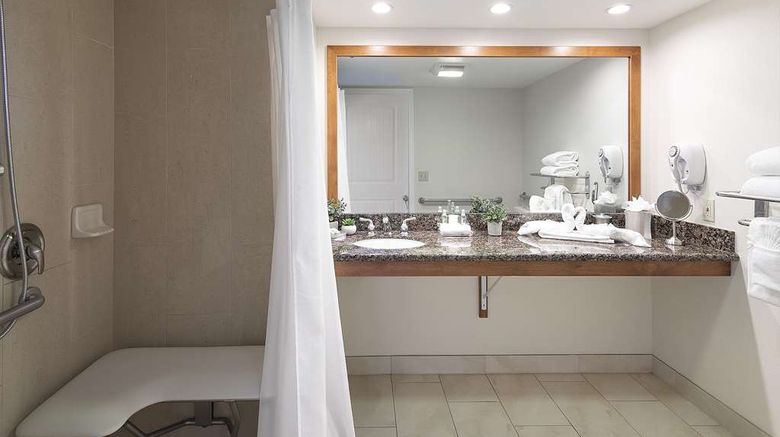 <b>Inn at the Cove Room</b>. Images powered by <a href="https://iceportal.shijigroup.com/" title="IcePortal" target="_blank">IcePortal</a>.