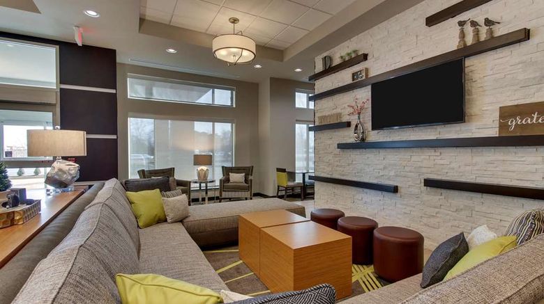 <b>Drury Inn & Suites Cleveland Beachwood Lobby</b>. Images powered by <a href="https://iceportal.shijigroup.com/" title="IcePortal" target="_blank">IcePortal</a>.