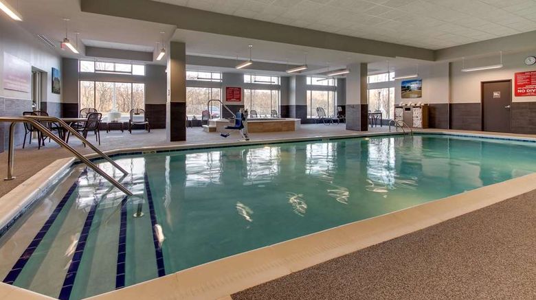 <b>Drury Inn & Suites Cleveland Beachwood Pool</b>. Images powered by <a href="https://iceportal.shijigroup.com/" title="IcePortal" target="_blank">IcePortal</a>.