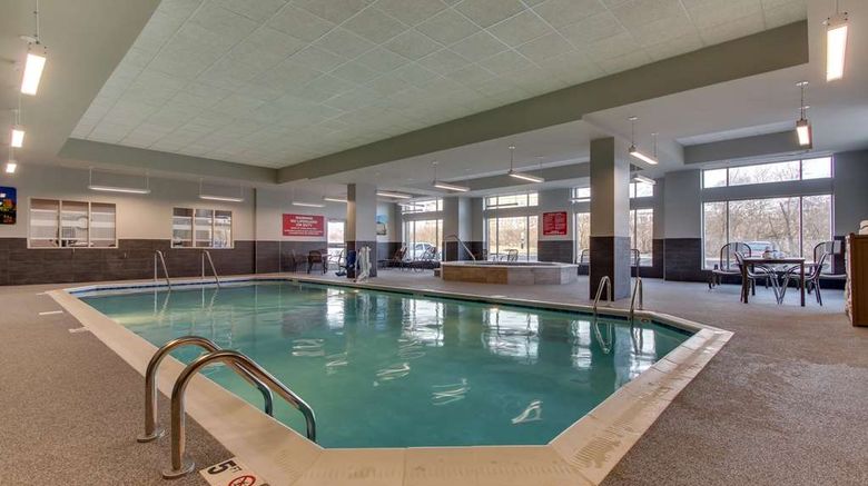 <b>Drury Inn & Suites Cleveland Beachwood Pool</b>. Images powered by <a href="https://iceportal.shijigroup.com/" title="IcePortal" target="_blank">IcePortal</a>.