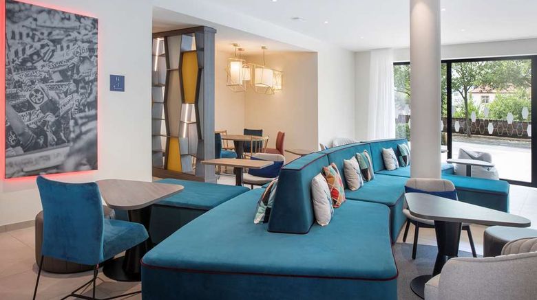<b>Hampton by Hilton Kaiserslautern Lobby</b>. Images powered by <a href="https://iceportal.shijigroup.com/" title="IcePortal" target="_blank">IcePortal</a>.