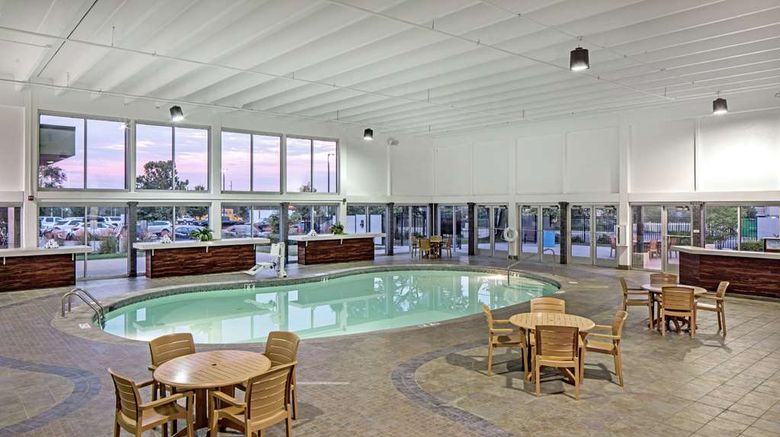 <b>DoubleTree by Hilton Omaha Southwest Pool</b>. Images powered by <a href="https://iceportal.shijigroup.com/" title="IcePortal" target="_blank">IcePortal</a>.