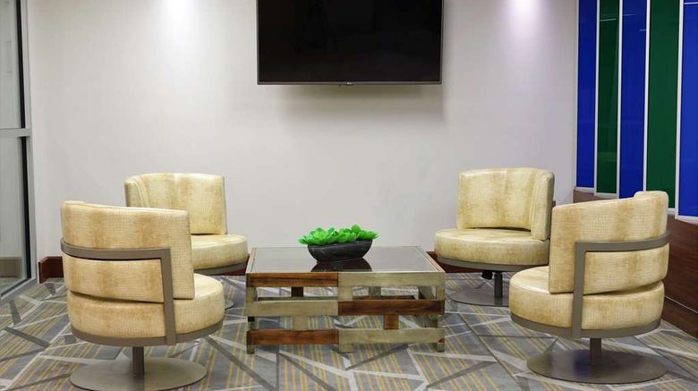 <b>DoubleTree by Hilton Omaha Southwest Lobby</b>. Images powered by <a href="https://iceportal.shijigroup.com/" title="IcePortal" target="_blank">IcePortal</a>.