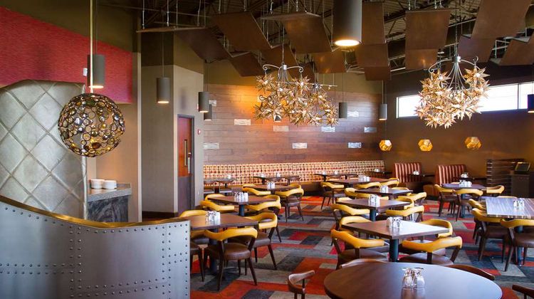 DoubleTree by Hilton Omaha Southwest Restaurant