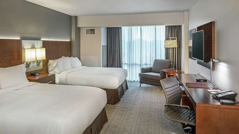 <b>DoubleTree by Hilton Omaha Southwest Room</b>. Images powered by <a href="https://iceportal.shijigroup.com/" title="IcePortal" target="_blank">IcePortal</a>.